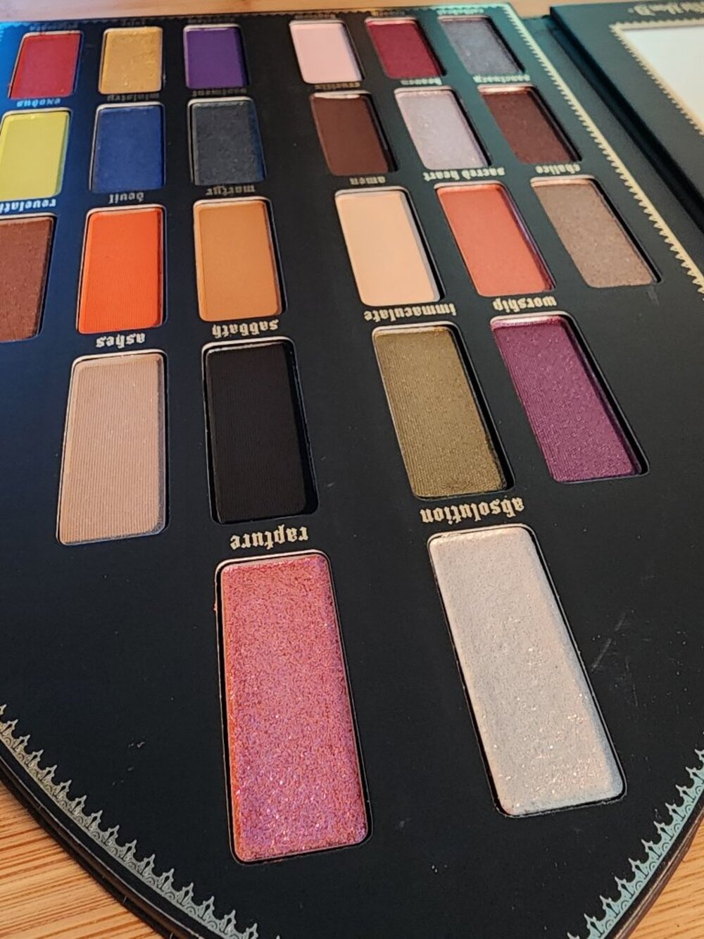 New! Kat Von D Saint & Sinner Eyeshadow Palette - Discontinued - Picture 3 of 6